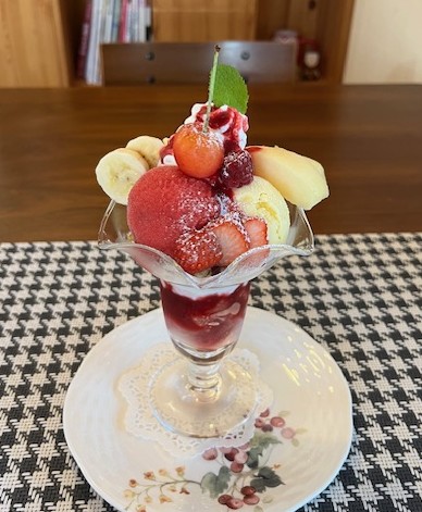 やまのいえパフェ
